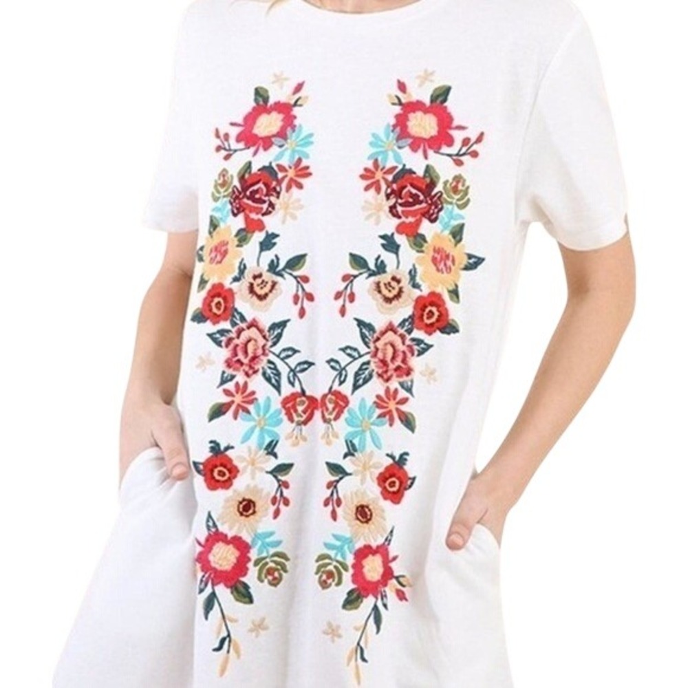 NWT‎ PLUS XL Umgee white rainbow floral embroidered mini short sleeve dress